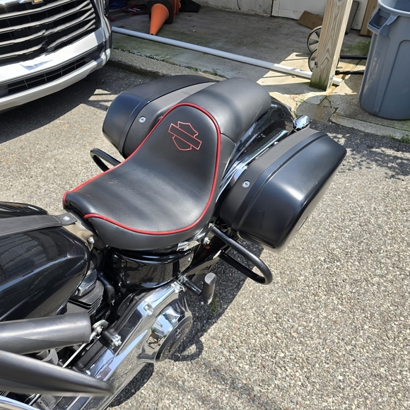 A softail seat custom made for harley davidson - Picture 2 of 4